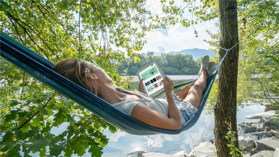 Lesestoff du kan kose deg med i sommer